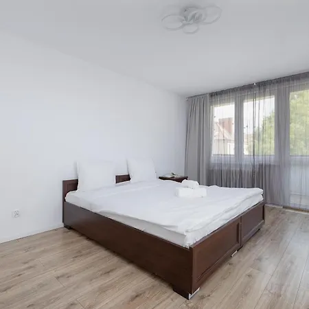 Comfort By Bookinghost Apartment *